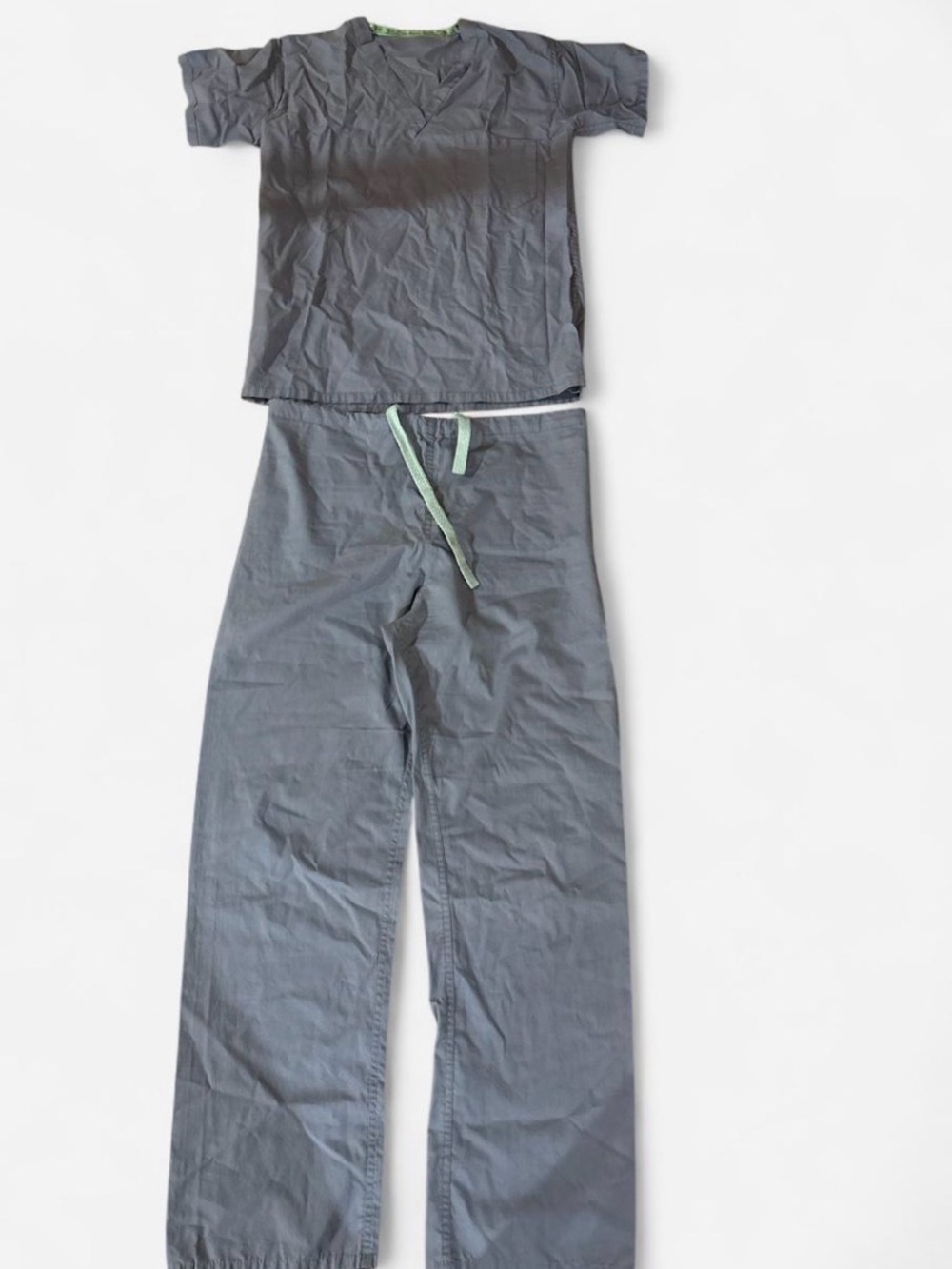 Health Care Gray Drawstring Pants & Top Scrubs Set